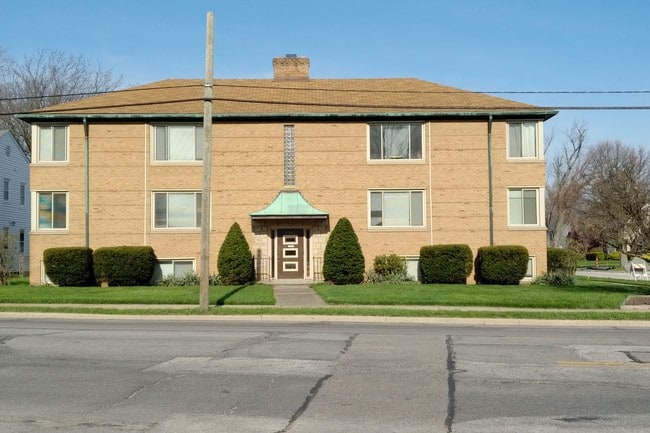Building Photo - 2340 Wooster Rd