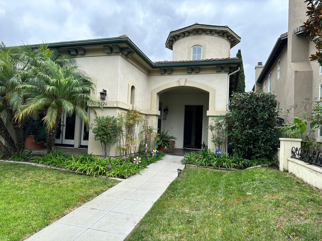 Foto principal - Large 5BR - 3CAR garage in Chula Vista, Ot...