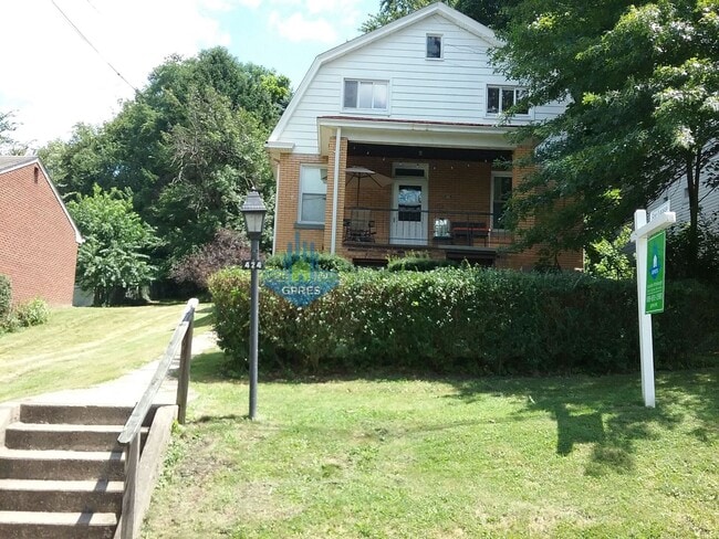 Building Photo - 2-bedroom 1st floor apartment for rent in ...