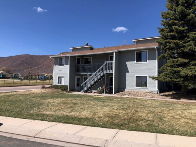 2210 Split Rock Dr Unit B, Colorado Springs, CO 80919 - Apartments In ...