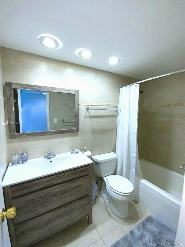 Building Photo - 5445 Collins Ave