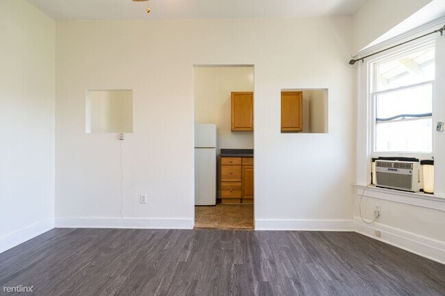 Foto del edificio - 1017 W 25th St