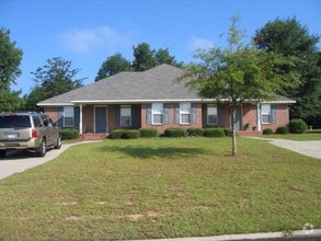 Building Photo - 95 Radcliff Dr