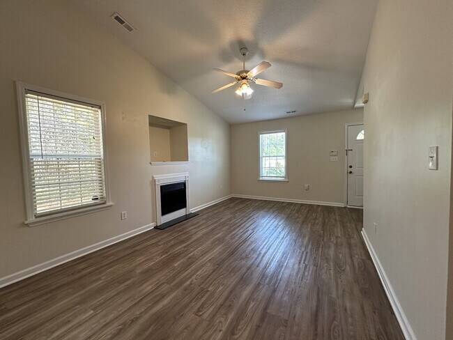 Foto del edificio - 400 Winners Cir S