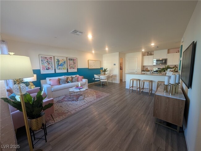 Foto del edificio - 9428 Emerald Mesa St