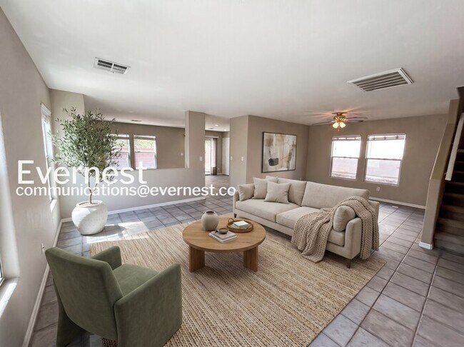 Building Photo - 3 Bed/3 Bath Home with Garage / Pet-Friendly / Vouchers Accepted / Available Now!