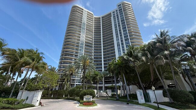 Foto del edificio - 3200 N Ocean Blvd