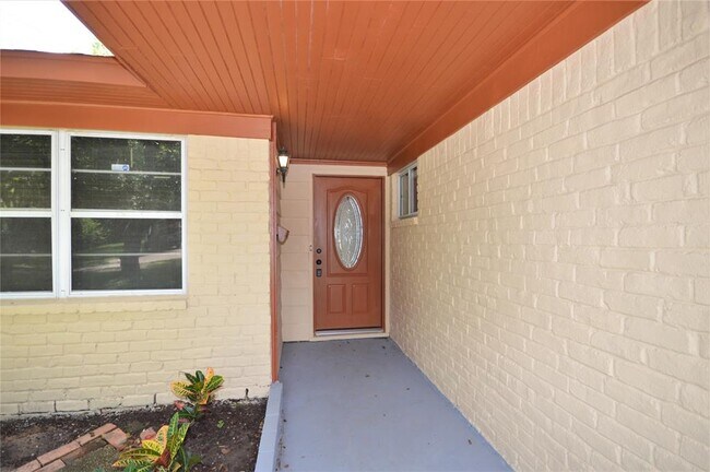 Building Photo - 18123 Hereford Ln