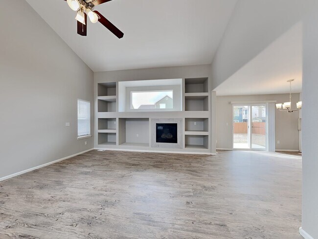 Building Photo - 4454 Crow Creek Dr