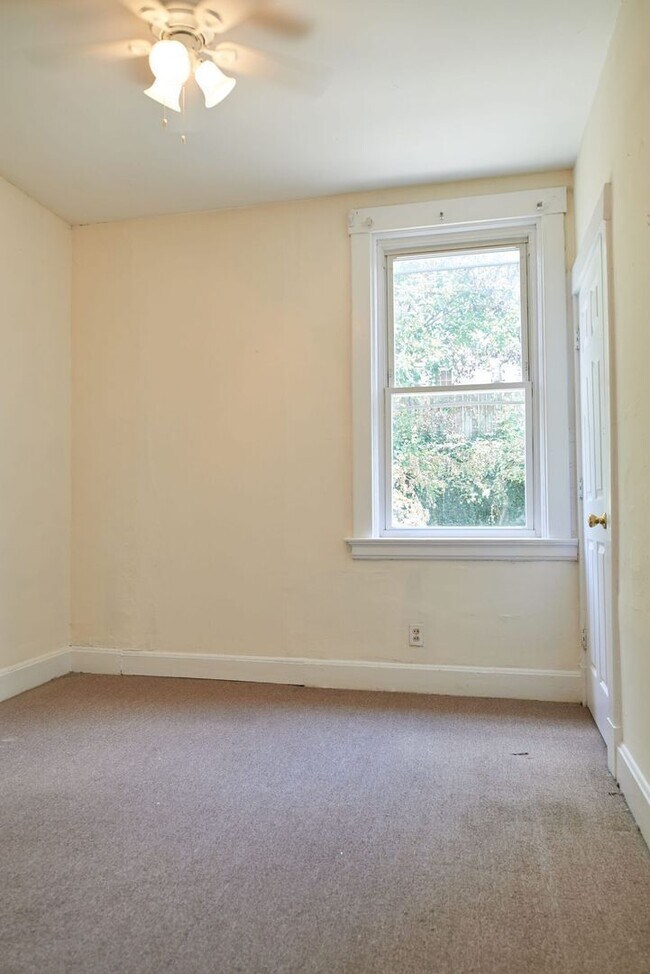 Building Photo - 2316 Chickasaw St