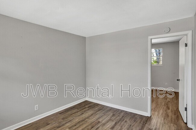 Foto del edificio - 5032 Shirley Ave