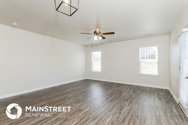 Foto del edificio - 6166 Brentwood Pk Dr