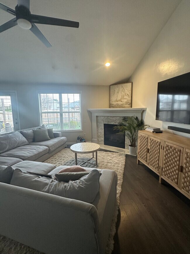 Foto del edificio - 9527 Acacia Psge