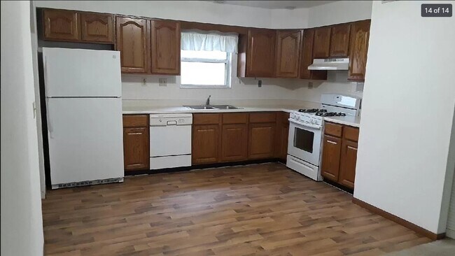 Foto del edificio - 105 N Oak St