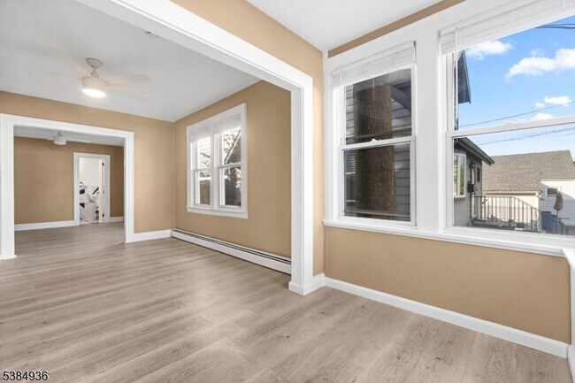 Building Photo - 29 Ligham St