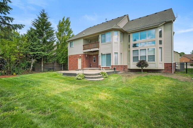 Foto del edificio - 21724 Summerfield Dr
