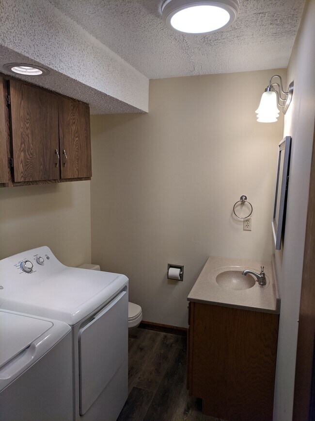 1/2 bath - 413 S 12th St