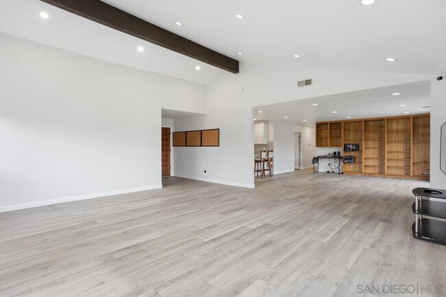 Building Photo - 7549 Vieja Castilla Way