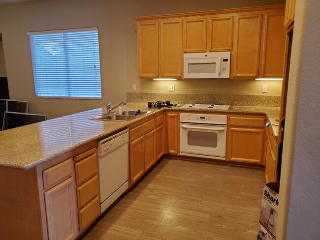 Building Photo - 124 Westlake Ct