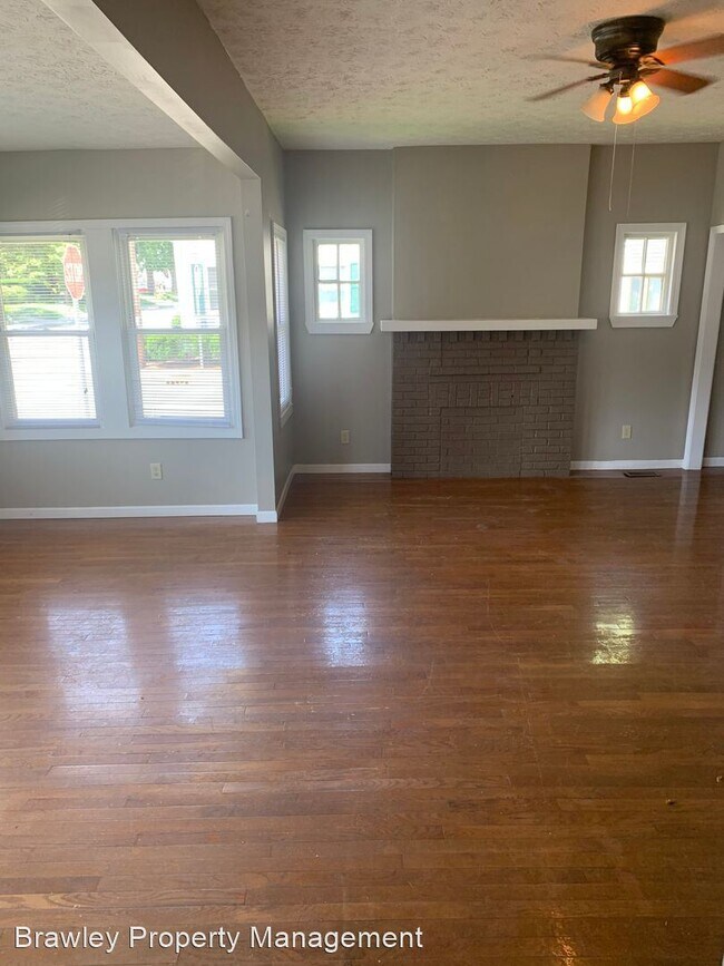 Foto del edificio - 5 br, 3 bath House - 418 N. Grant St