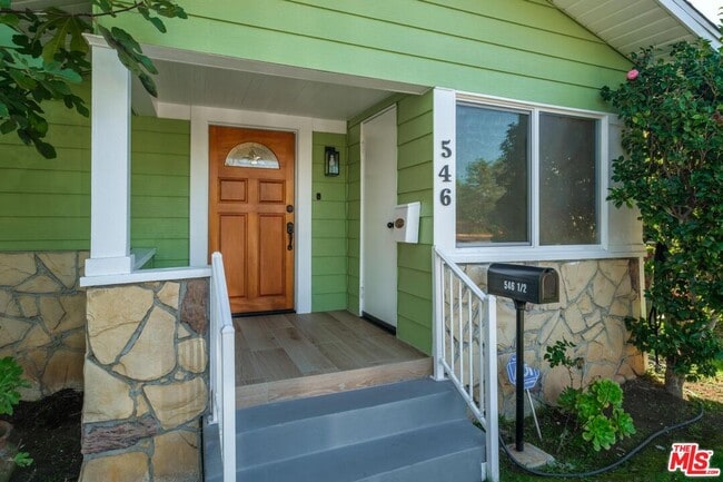 Building Photo - 546 San Juan Ave