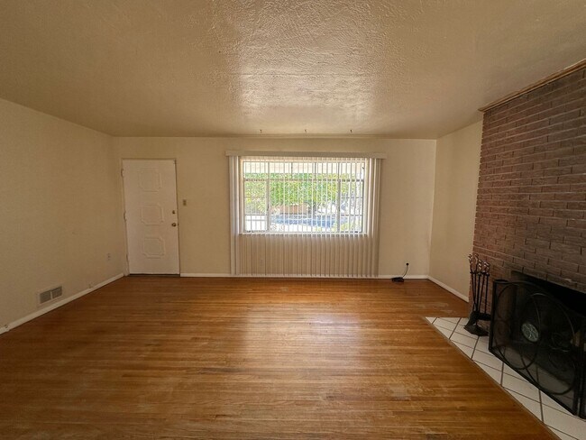 Foto del edificio - Single Family Home