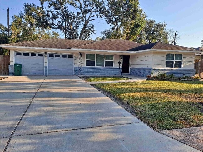 Photo - 303 Fresa Rd House