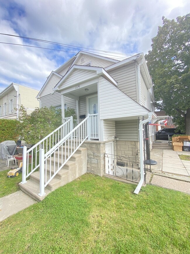 Building Photo - 114 Genest St