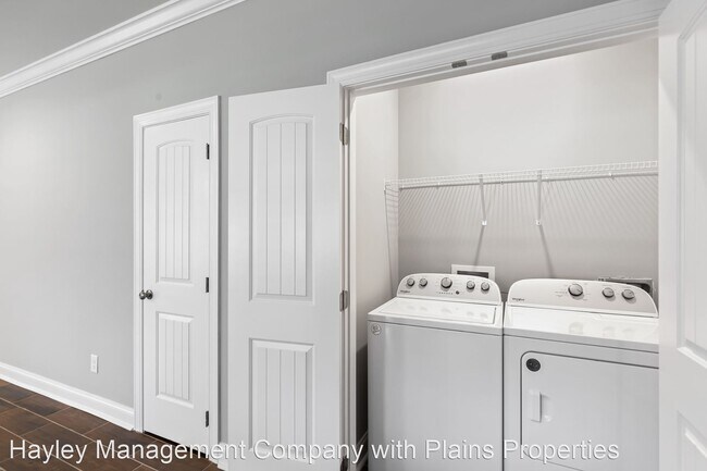Building Photo - 4 br, 4.5 bath House - 2091 Downs Way