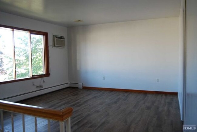 Building Photo - 444 Sylvan St