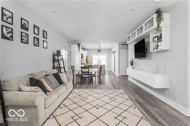 Foto del edificio - 28 Central Greens Blvd