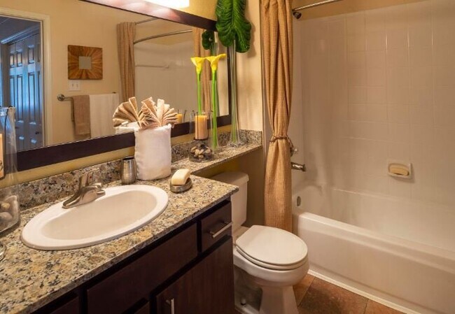 Foto del edificio - 8787 Woodway Dr