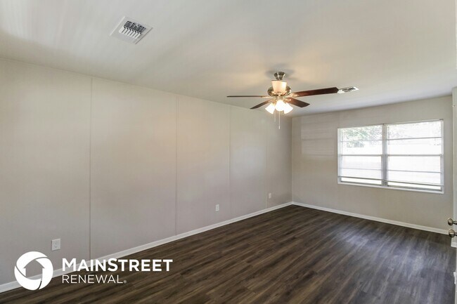 Foto del edificio - 602 Hodges Dr