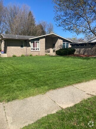 Front of Duplex - 4149 Curwood Ave SE