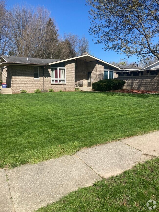 Front of Duplex - 4149 Curwood Ave SE