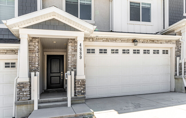 Building Photo - 4889 Spire Wy