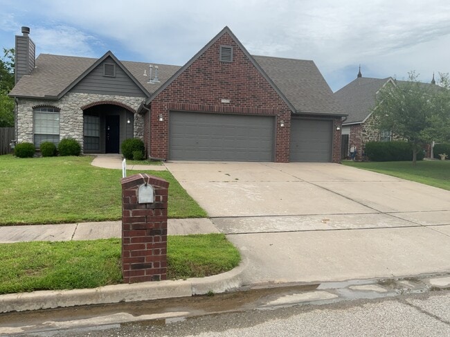 Building Photo - 1606 W Vicksburg Pl