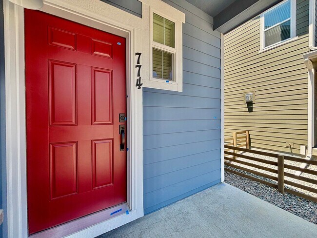 Foto del edificio - Beautiful 2025-Built Home in North Fort Collins!