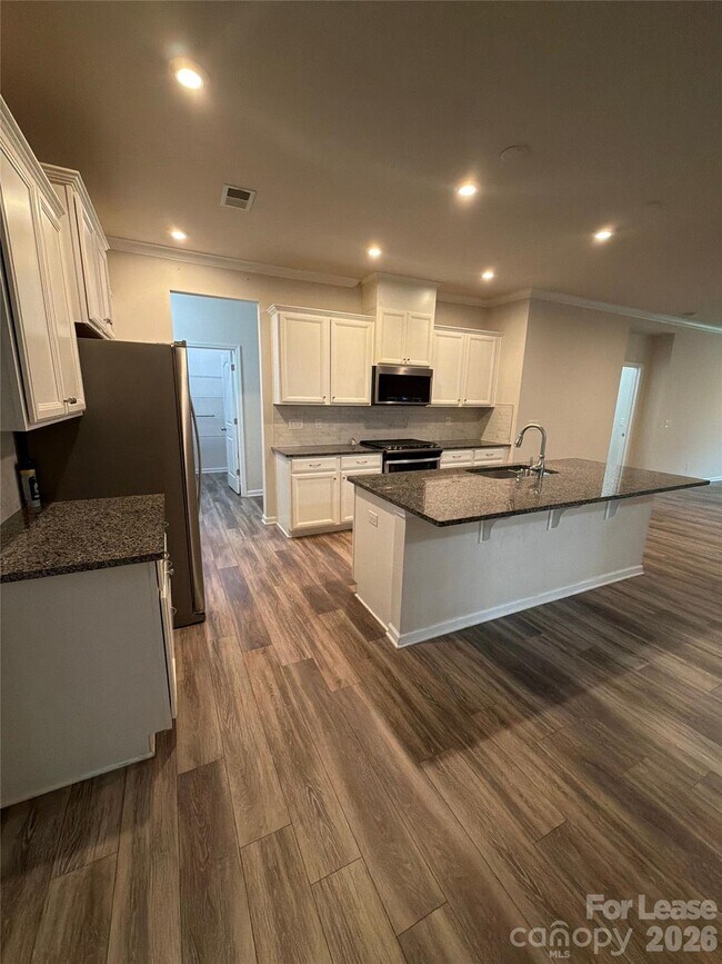 Foto del edificio - 1008 Fairbrae Ln