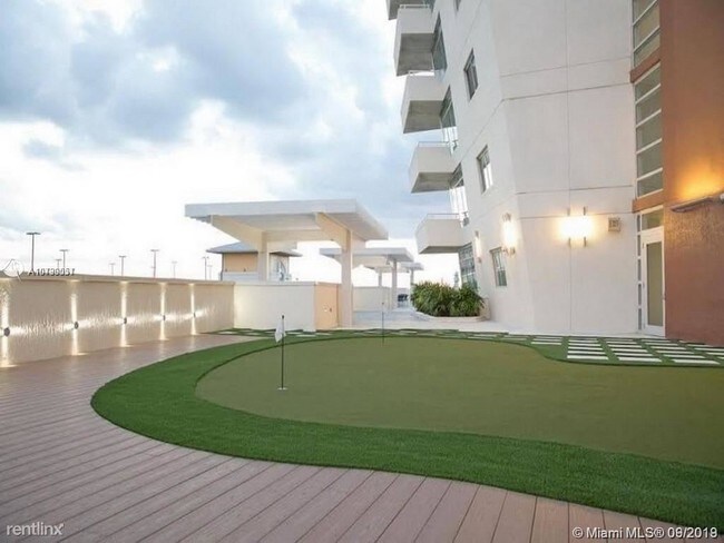 Building Photo - 2 br, 2 bath  - MIDBLOCK