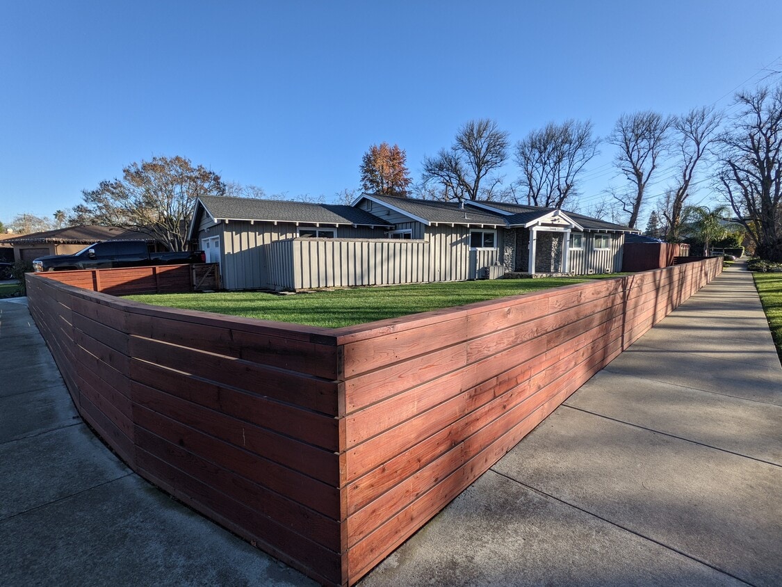 Primary Photo - 7440 Miller Ave