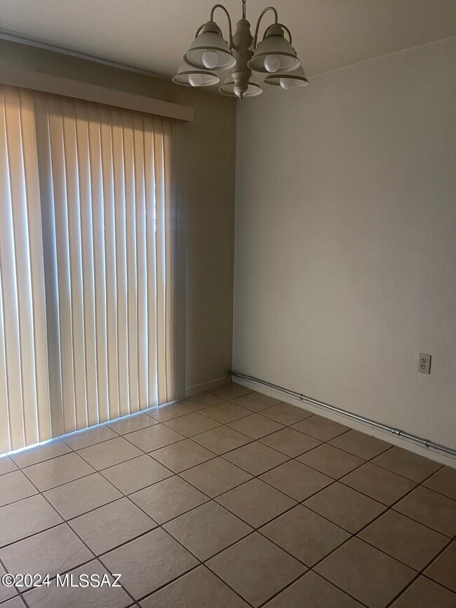 Foto del edificio - 120 W Patton St