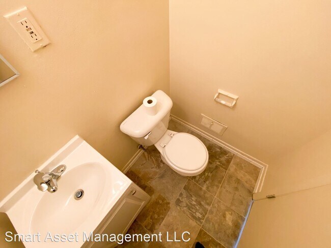 Building Photo - 4101 N 60th St