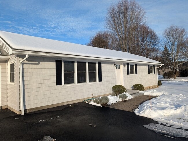 Building Photo - 60 Bridge St