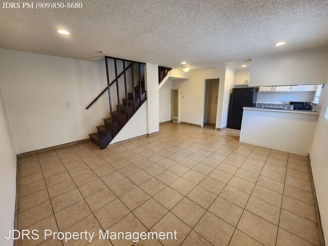 Building Photo - 2 br, 1.5 bath House - 1129 E La Deney Cou...