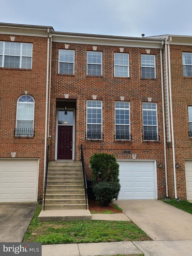 Foto principal - 975 Herons Run Ln