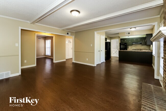 Building Photo - 6494 Thigpen Dr
