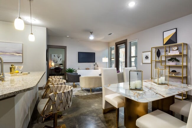 Photo - Work, Play & Relax with Top Amenities! Apartment