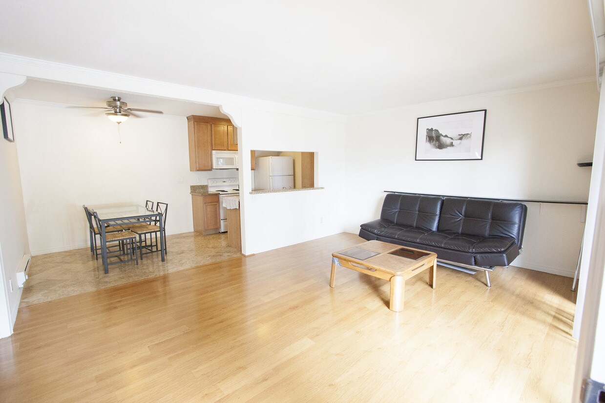 Large, Bright Living room - 1119 Sepulveda Blvd