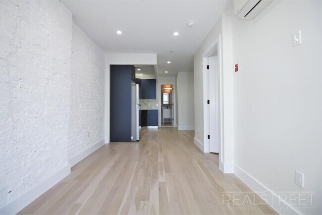 Building Photo - NEW 1 BED in Bushwick!